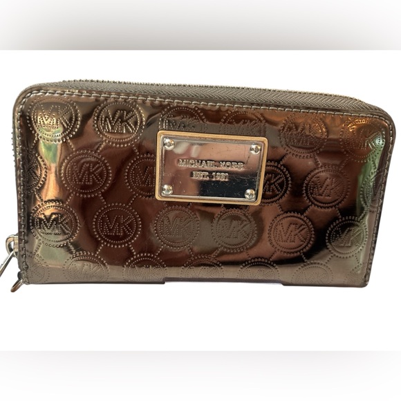Michael Kors Rose Gold Zip Around Wallet - Picture 1 of 6
